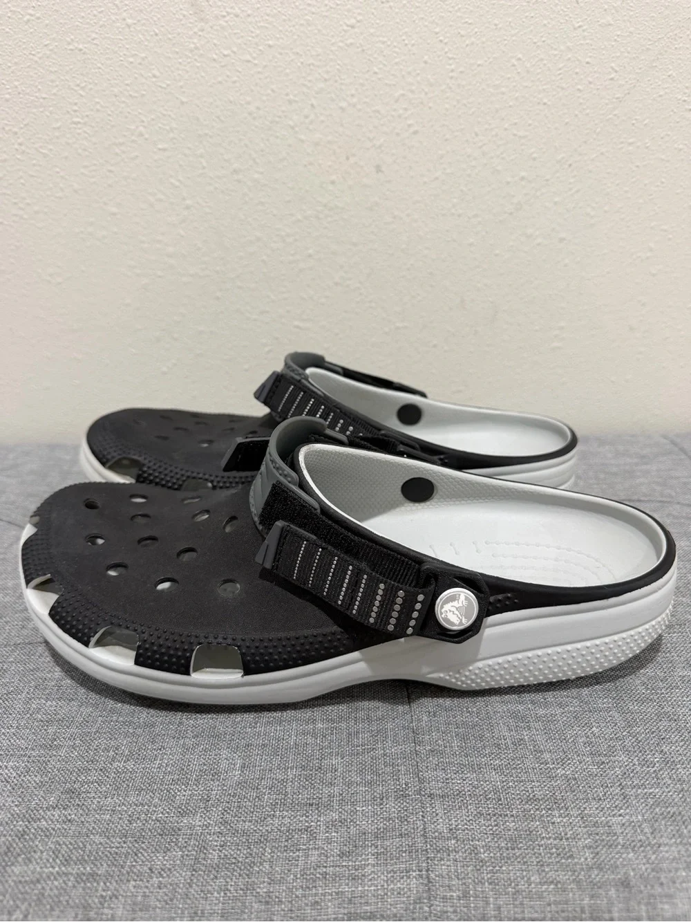 CROCS comfortable slip